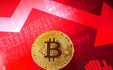 Gold price isn't that impossible to reach $1975, Bitcoin decline "not that bad"